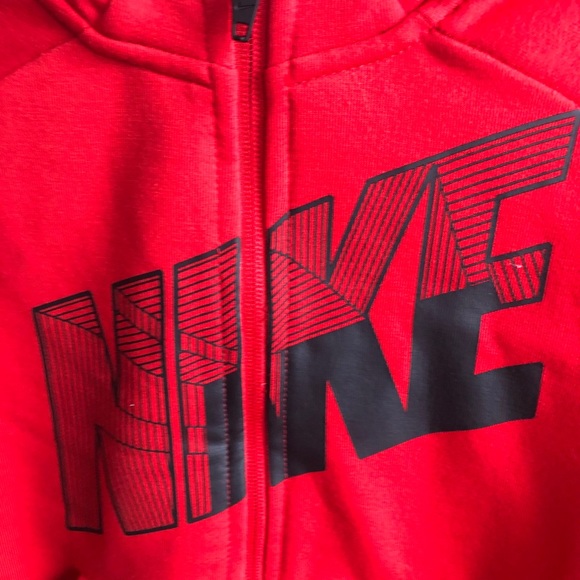 Boys NWT Nike Dry technology sweatshirt - Picture 2 of 6